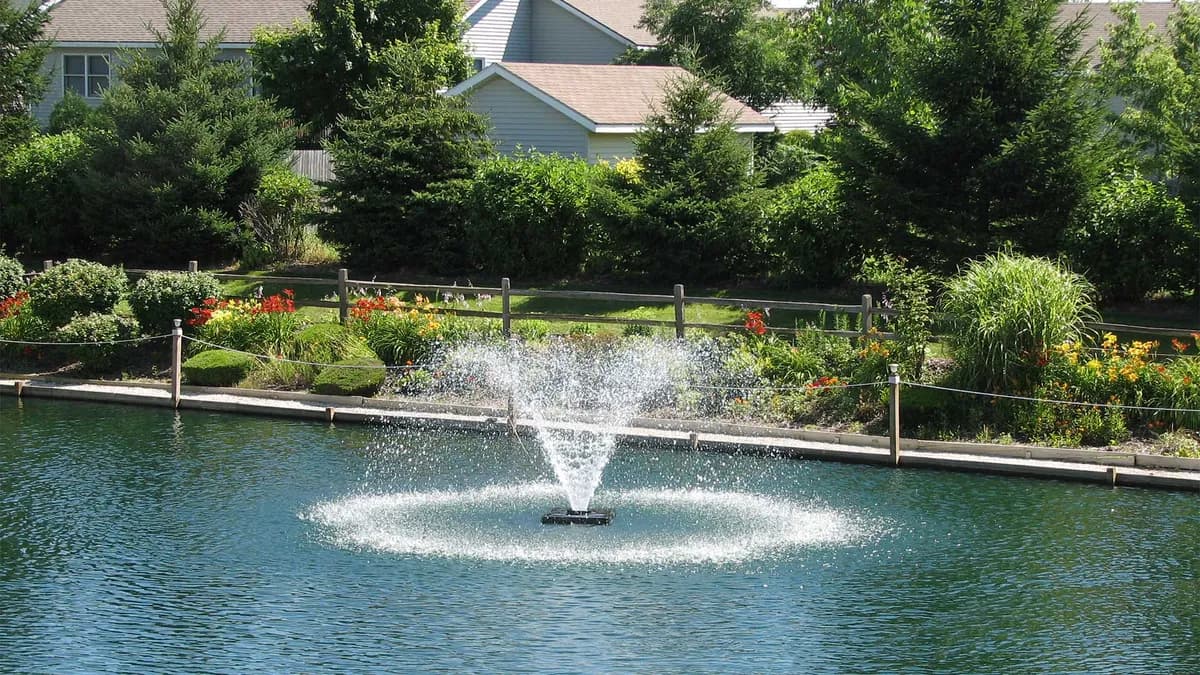 DA-20 Display Aerator for Medium, Residential Ponds