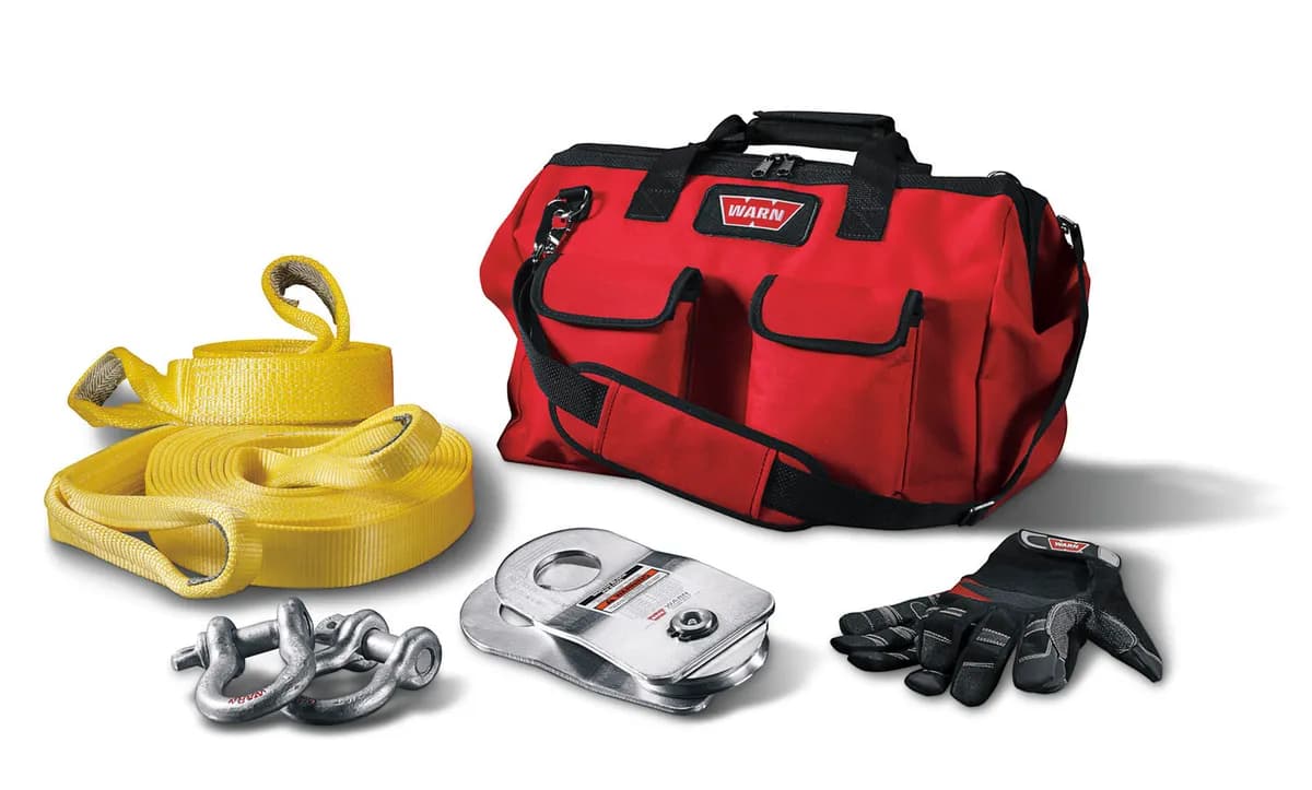 WARN - Warn recovery kit for winch capacities up to 10 000 lbs. Includes 20000 Pound Capacity Snatch Block; Tree Trunk Protector; Two 3/4 Inch D-Shackles; 30