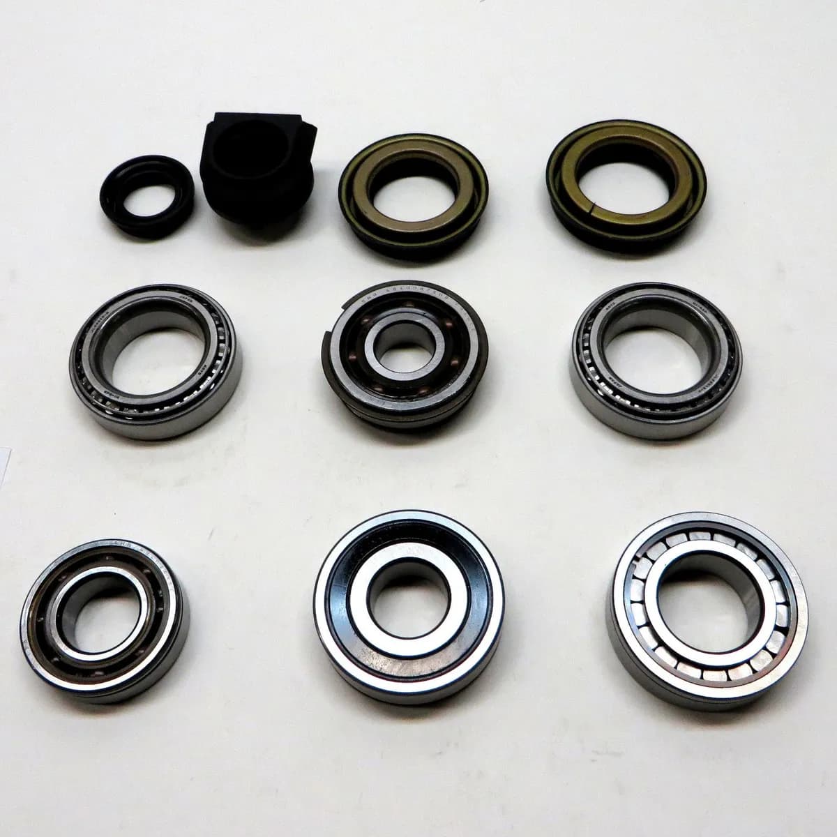 USA Standard Manual Transmission Bearing Kit 2002-2004 Mini Cooper 5-Spd. m t Bearing Kit 02- 04 mi