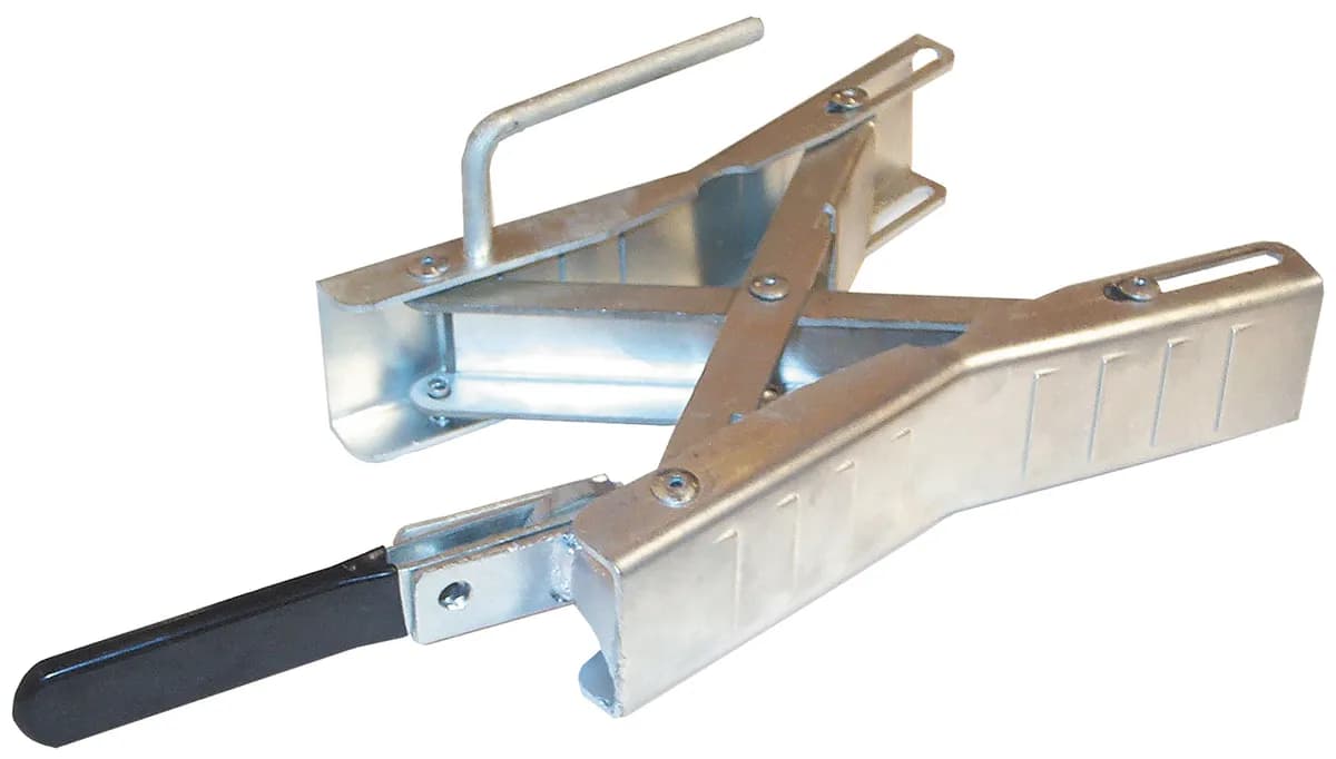 Wheel Chock 1 1/2 to 4 1/2 in Adjustable For Tandem Axlepair