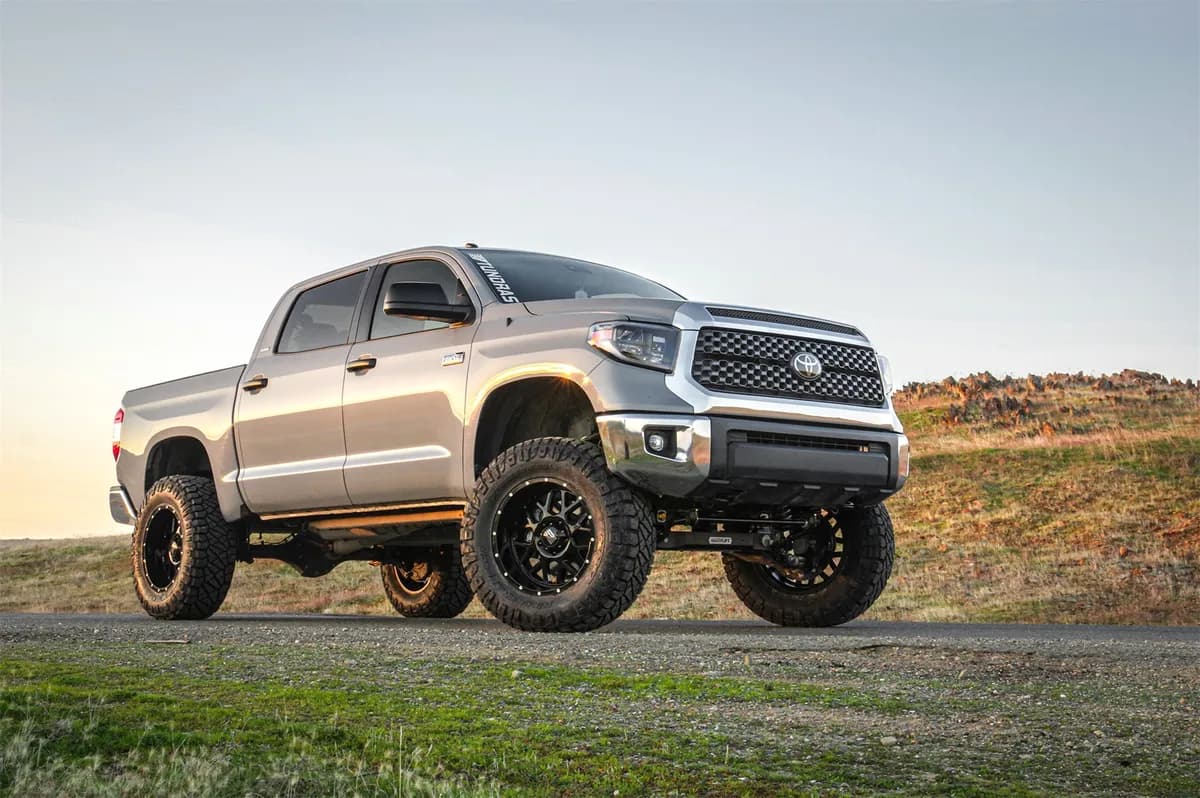 2007-2021 Toyota Tundra RWD 4WD 8 Lift Kit with Falcon 1.1 Monotube Shocks
