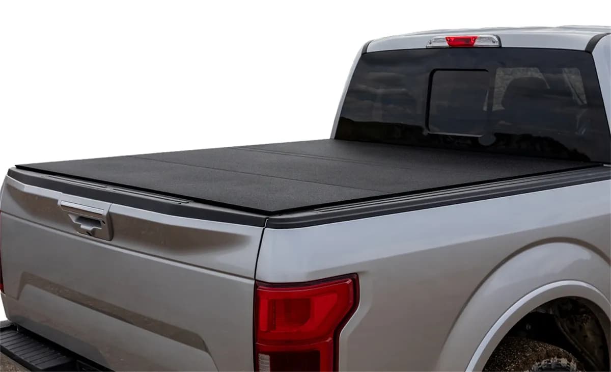 LOMAX™ Hard Tri-Fold Cover; Urethane FRP Finish; Single Rail;