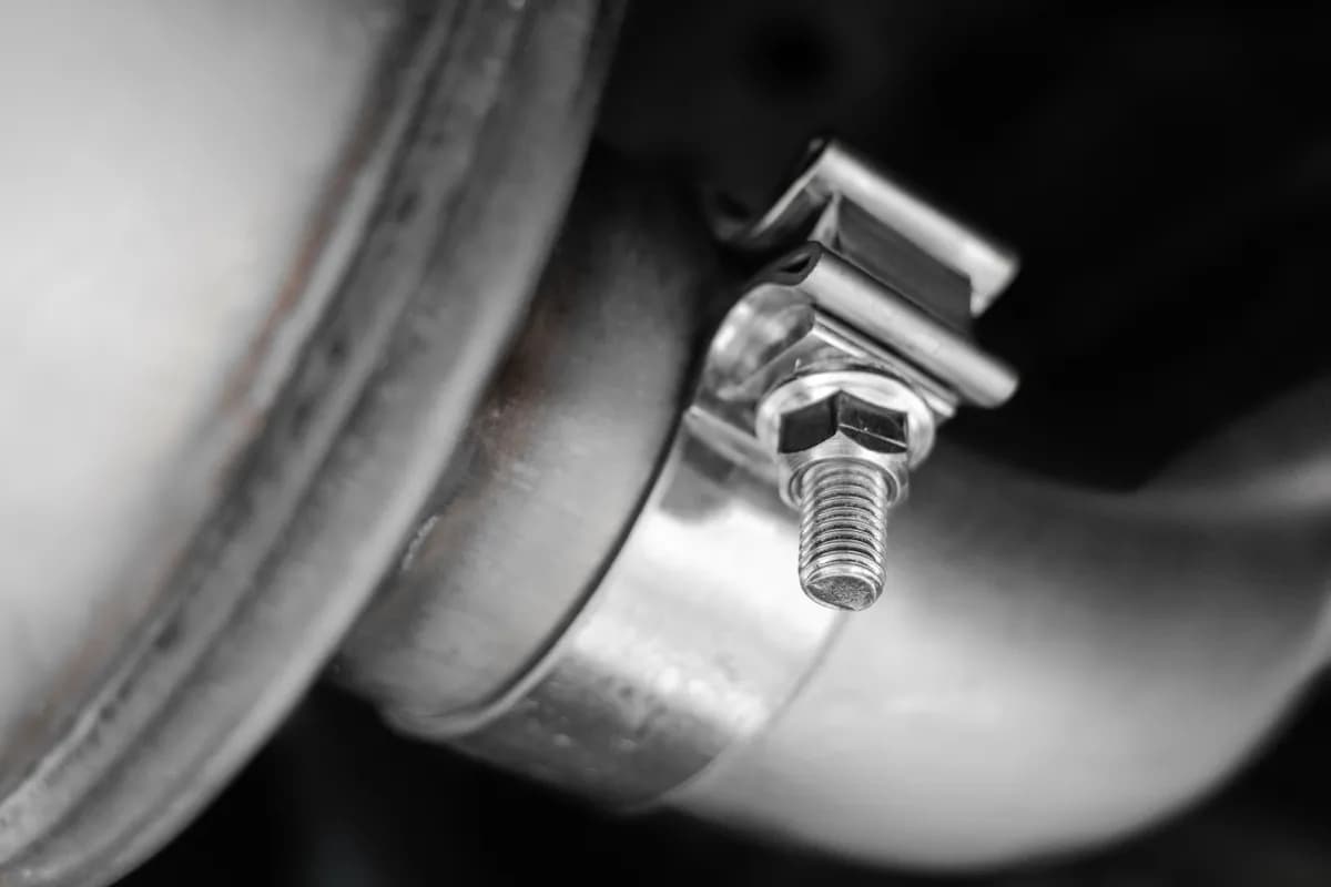 Armor Plus Cat Back Exhaust System; 3 in.; Incl. Front Pipe/Muffler/Tailpipe/Hardware/4 in. OD Tip; Single Side Exit; T409 Stainless Steel;