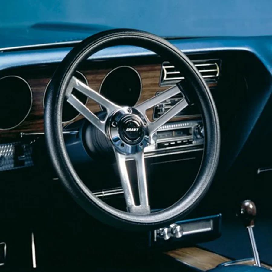 Classic Series 5 Style Steering Wheel; 14 1/2 in. Diameter; 2 3/4 in. Dish; Black Cushion Grip; Chrome Steel 3-Spoke Design;