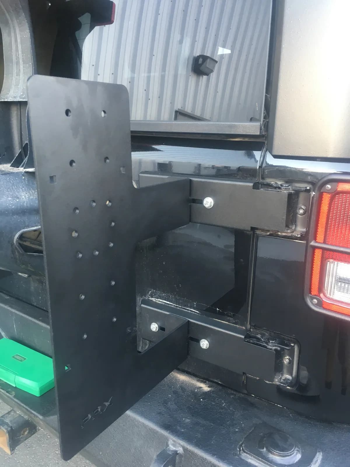 0718 Wrangler Rotopax Tailgate Mount