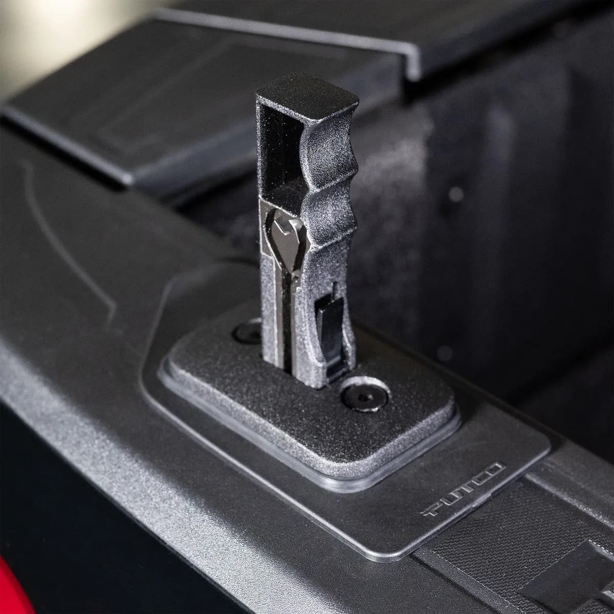 1418 Silv/Sierra 1500/1519 Silv/Sierra 2500/3500 Pushup Tie Grab Handle Driver Side Rear Black