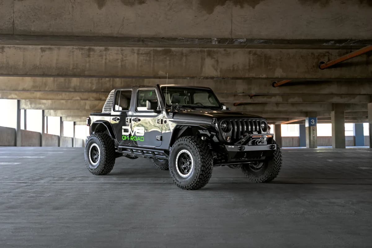 DV8 Offroad FS-25 Stubby Front Bumper with Plated Bull Bar JK/JL/JT