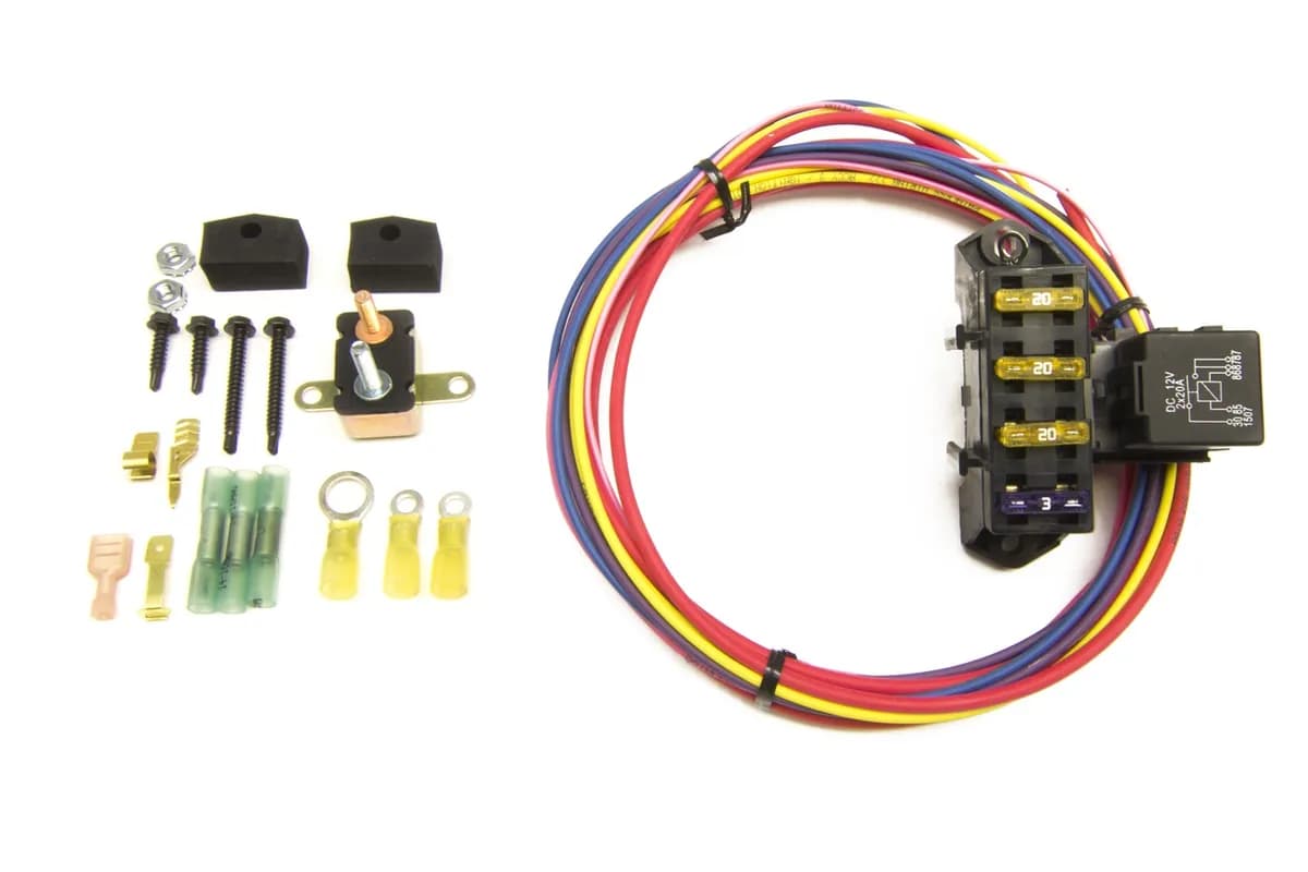 3-Circuit Auxiliary Fuse Block; 1 Constant-Hot/2 Ignition-Hot Circuits; Uses One 40 Amp Relay;