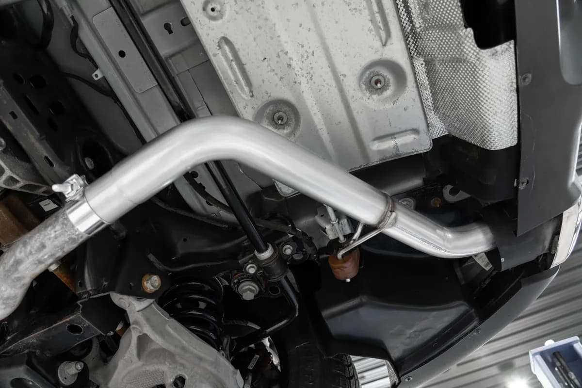 19-Up Ford Edge ST 2.0L EcoBoost V6 Aluminized Steel 2.5 Inch Axle-Back Dual Rear Exit MBRP