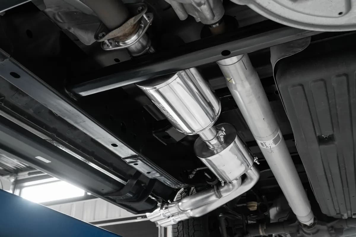 Armor Lite Cat Back Exhaust System; 3 in.; Incl. Front Pipe/Ext. Pipe/Muffler/Tailpipe/Hardware/4 in. OD Tip; Pre-Axle Dual Outlet; Street Version; Aluminized;