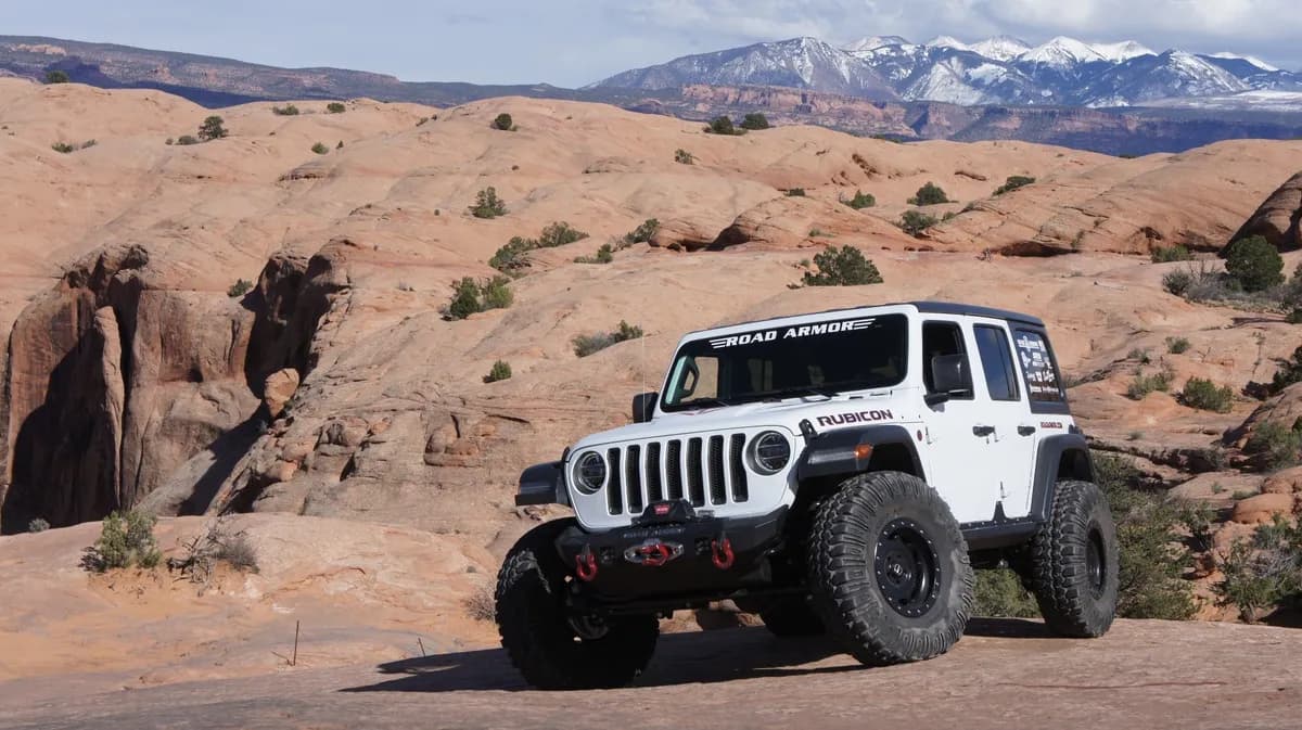 18c Wrangler/20c Gladiator Stealth Front Mid Width Winch Bumper Texture Black Lights Sold Sep